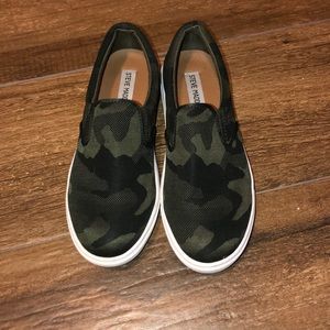 Steve Madden Camo Slip On’s